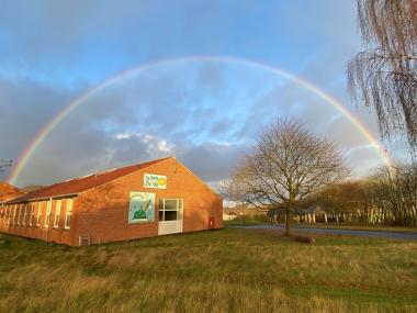 Regnbuen over Gjern skole